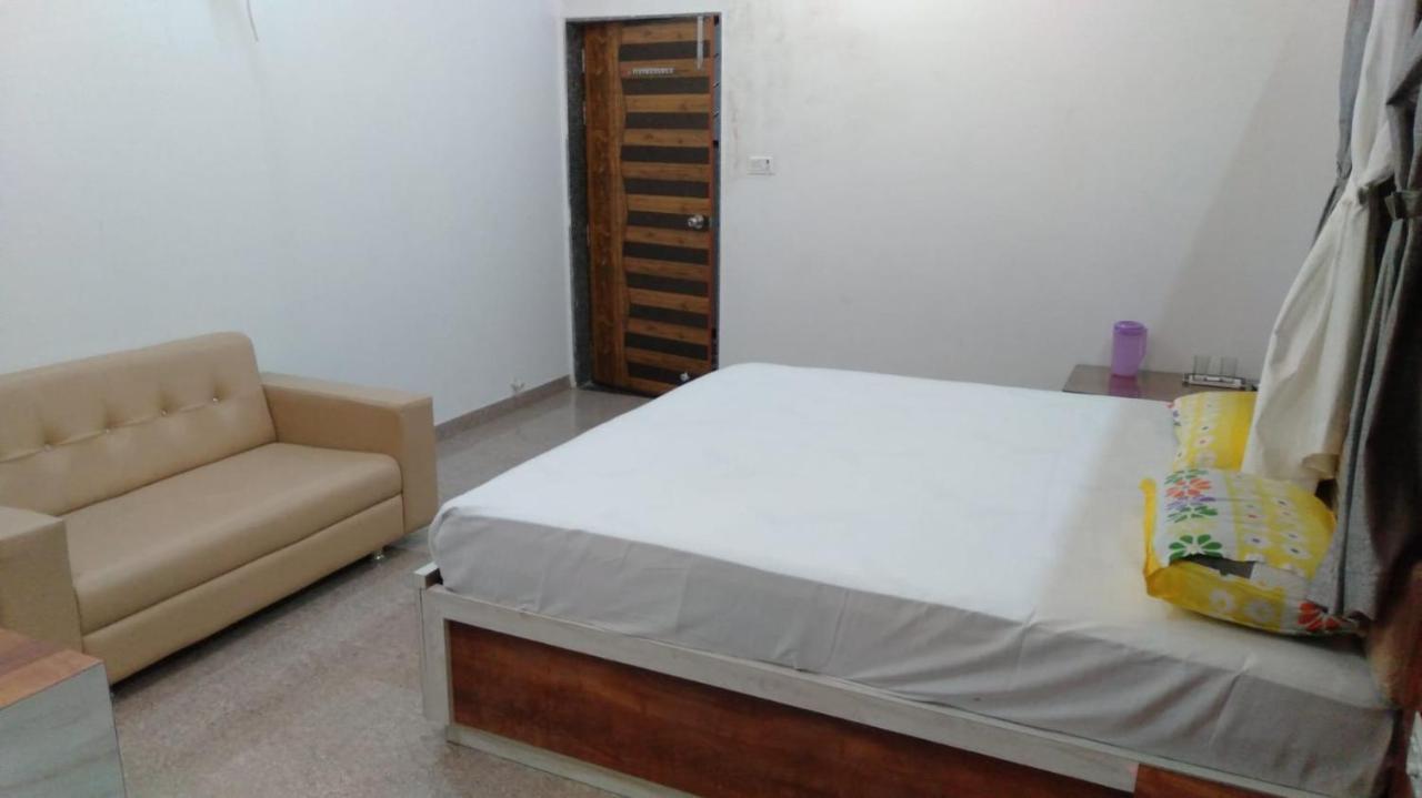Shree Atithi Highway Hotel Abu Road Exterior photo